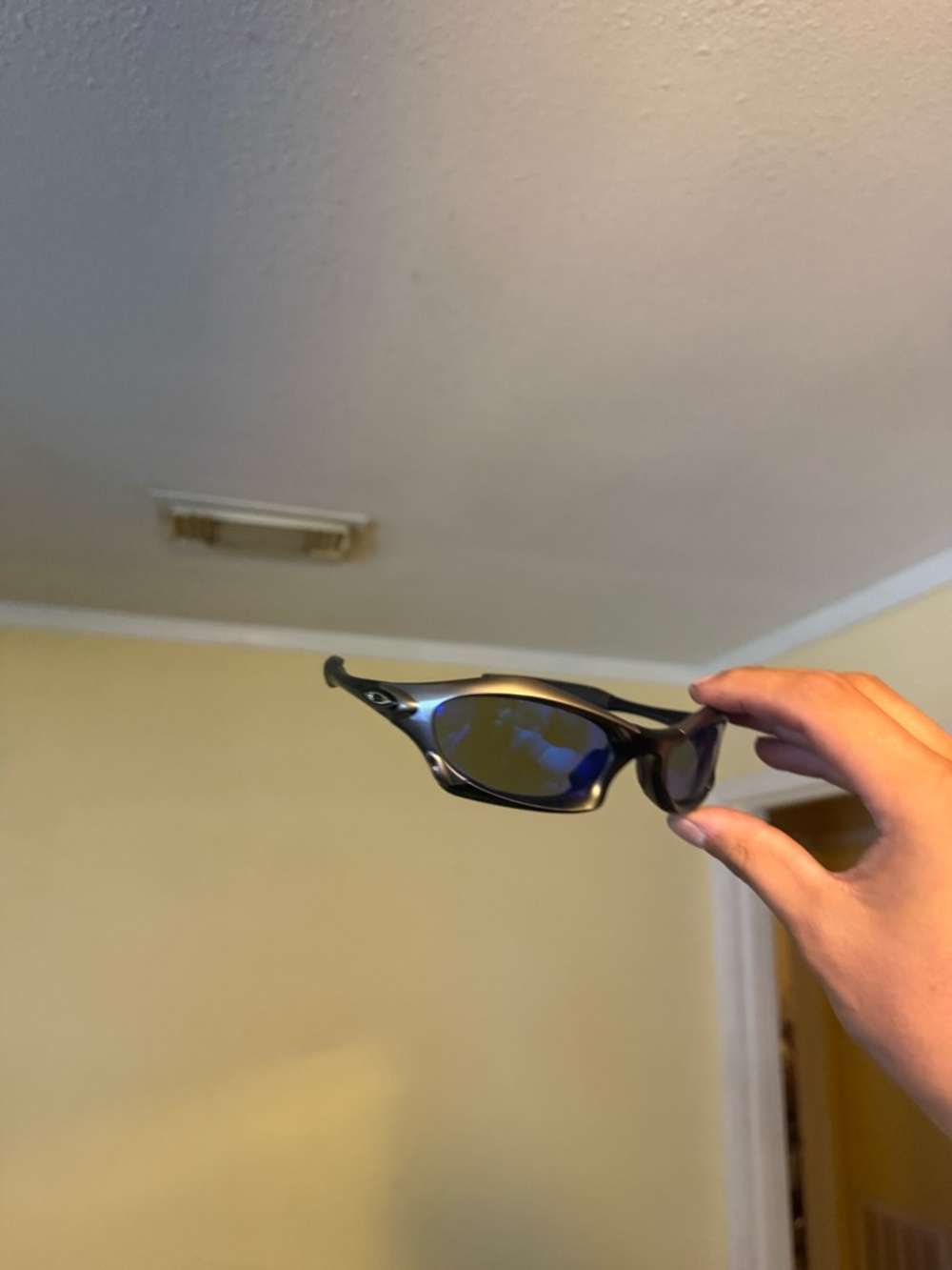 Men's Black Frame Sunglasses with Blue Lenses Oakleys
